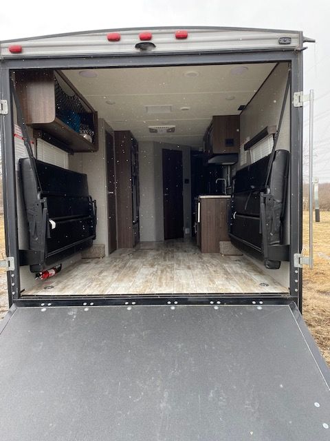 2019 Crossroads Zinger 248RR Toy Hauler, 28.92 feet x 8