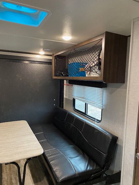 2019 Crossroads Zinger 248RR Toy Hauler, 28.92 feet x 8