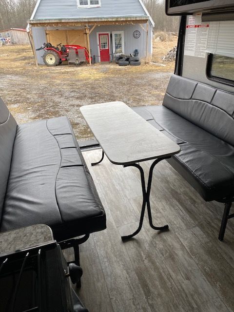 2019 Crossroads Zinger 248RR Toy Hauler, 28.92 feet x 8