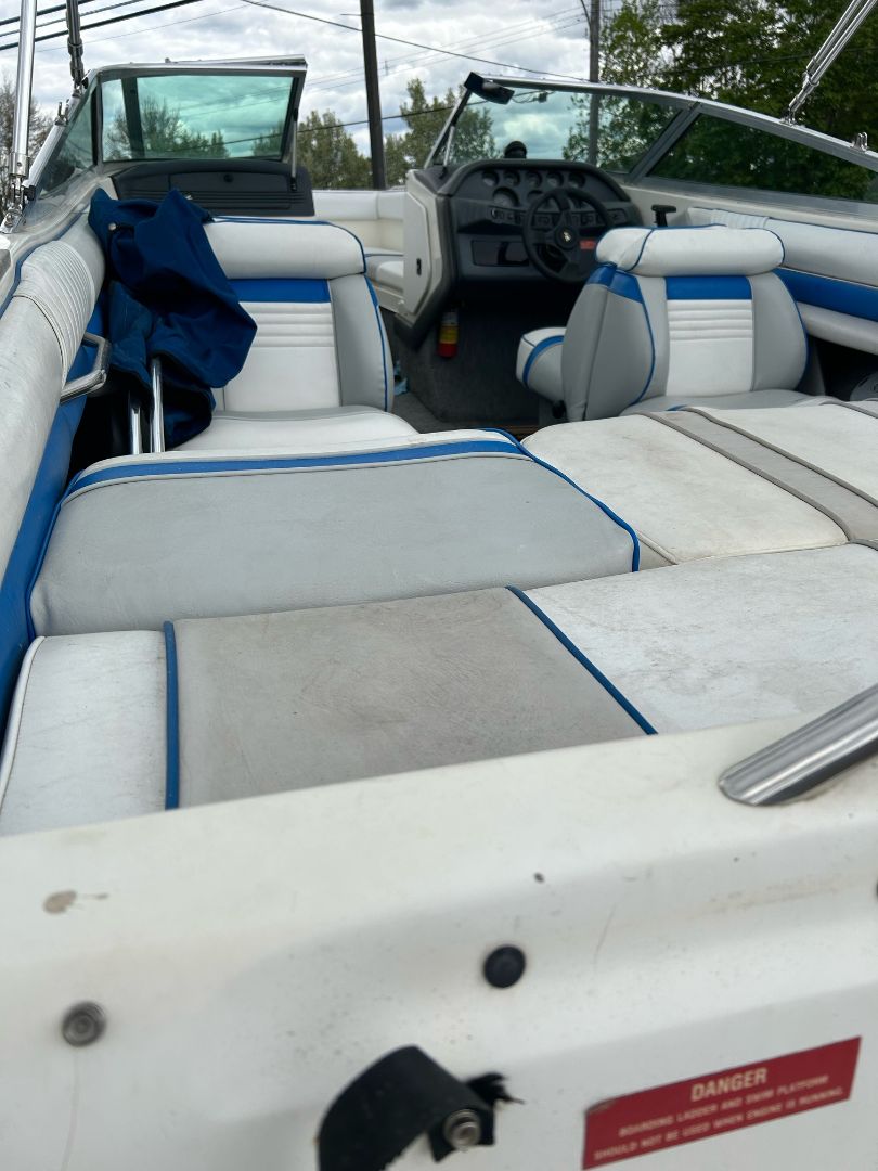 SOLD! 1993 Sea Ray 1993 21 ft Sea Ray Bowrider, 5 litre Mercruiser with Trailer