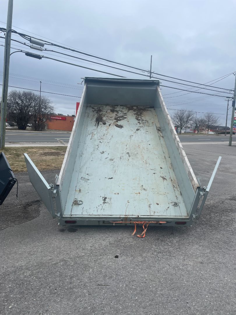 2022 Grey Southland, 14,000 lb. Tandem Axle